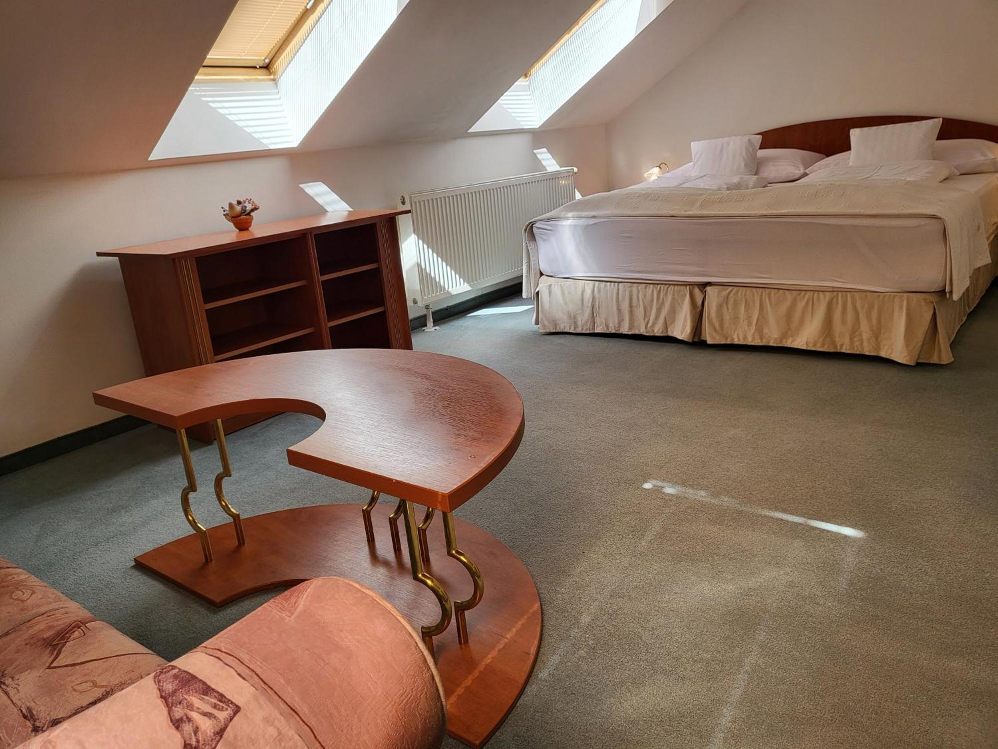Hotel Margit Trenčianske Teplice Extérieur photo